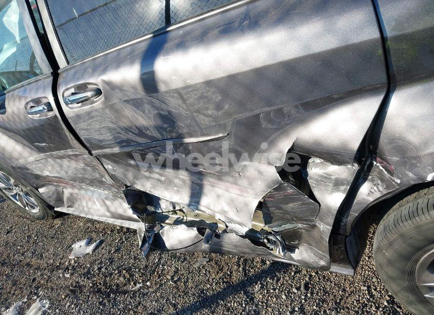 Photo 6 of 2023 Toyota Sienna XLE (VIN 5TDYRKEC5PS141158)