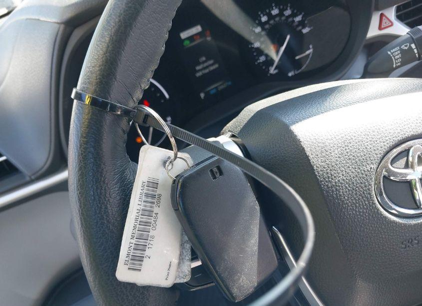 Photo 11 of 2023 Toyota Sienna XLE (VIN 5TDYRKEC5PS141967)