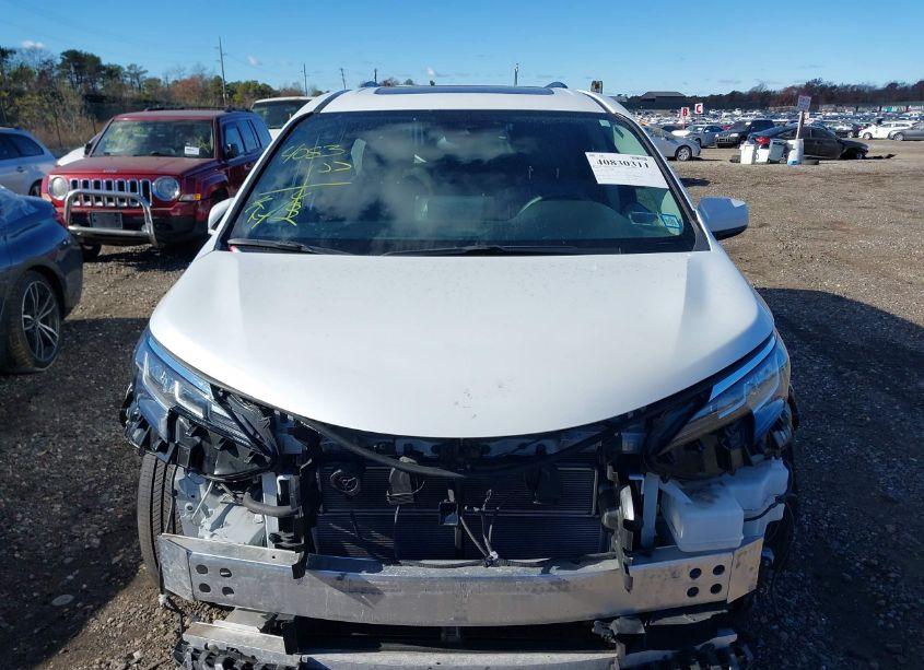 Photo 6 of 2023 Toyota Sienna XLE (VIN 5TDYRKEC5PS141967)