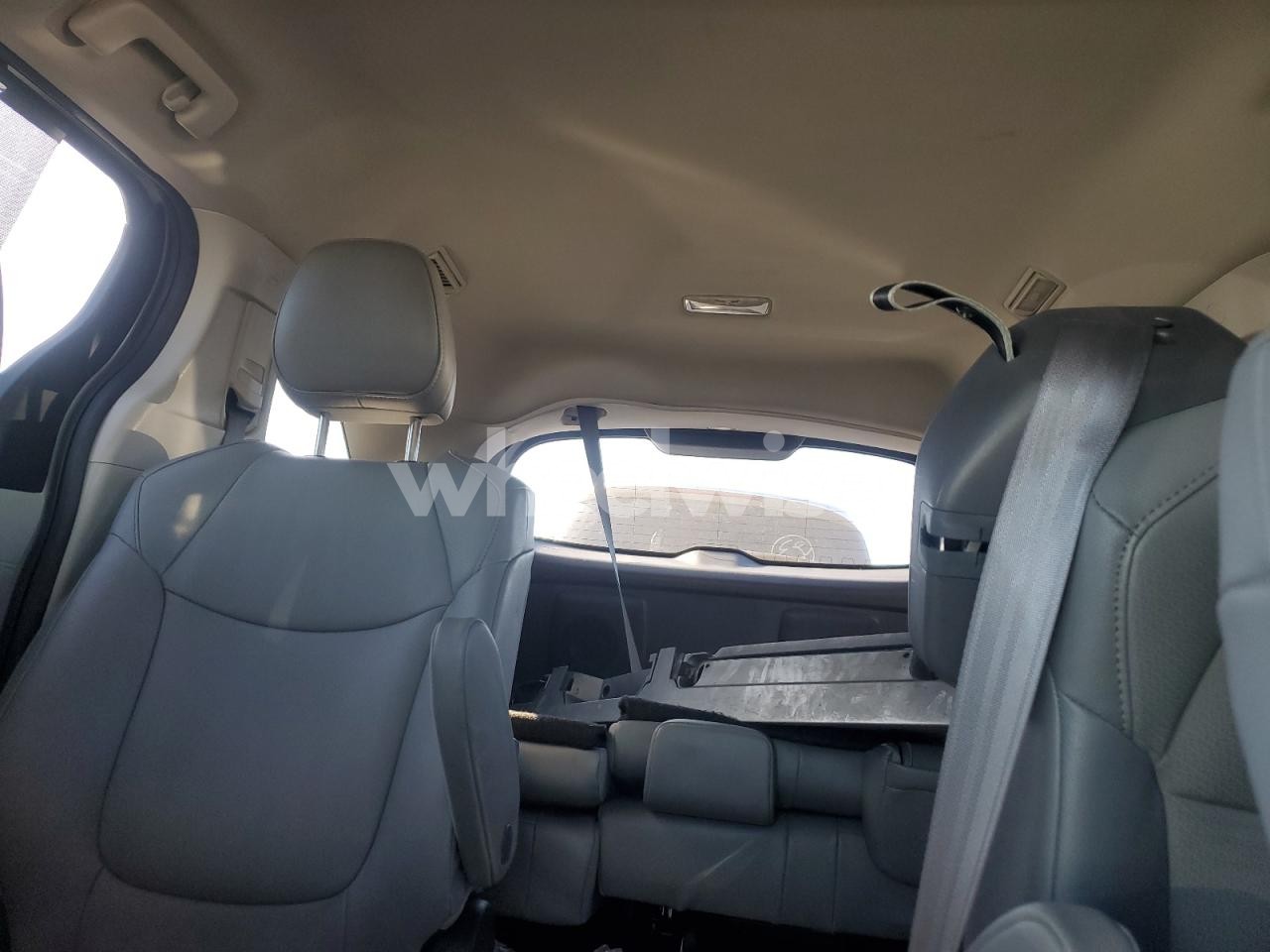 Photo 10 of 2024 TOYOTA SIENNA XLE (VIN 5TDYRKEC5RS194011)