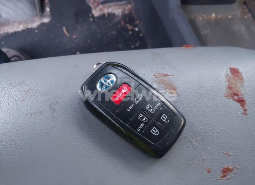 Photo 11 of 2021 Toyota Sienna XLE (VIN 5TDYRKEC6MS048404)