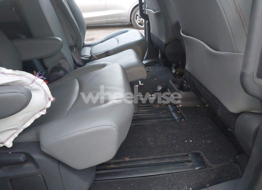 Photo 8 of 2021 Toyota Sienna XLE (VIN 5TDYRKEC6MS048404)