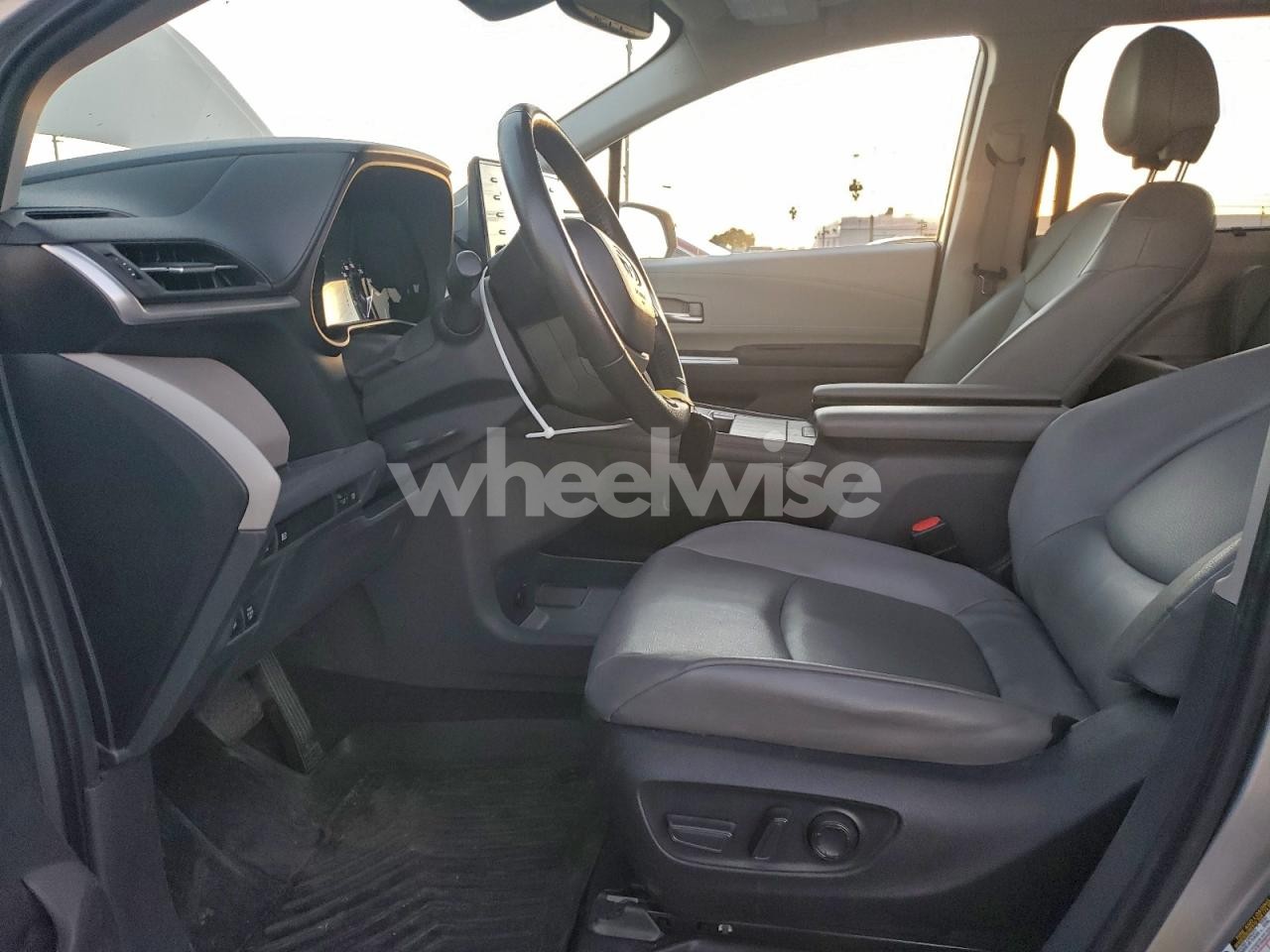 Photo 7 of 2022 TOYOTA SIENNA XLE (VIN 5TDYRKEC6NS127038)