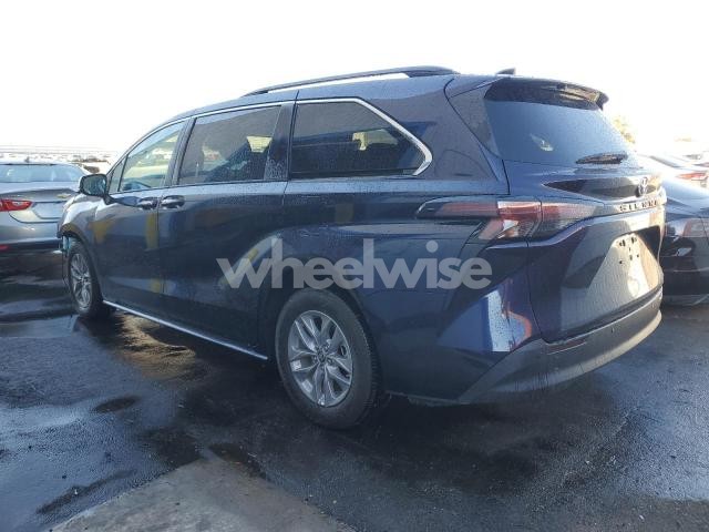 Photo 7 of 2024 TOYOTA SIENNA XLE (VIN 5TDYRKEC6RS215254)