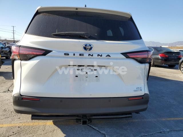 Photo 10 of 2022 TOYOTA SIENNA XLE (VIN 5TDYRKEC7NS094003)