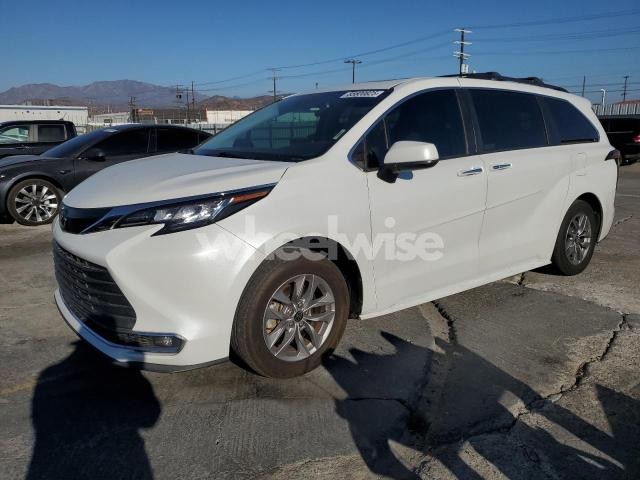 Photo 8 of 2022 TOYOTA SIENNA XLE (VIN 5TDYRKEC7NS094003)
