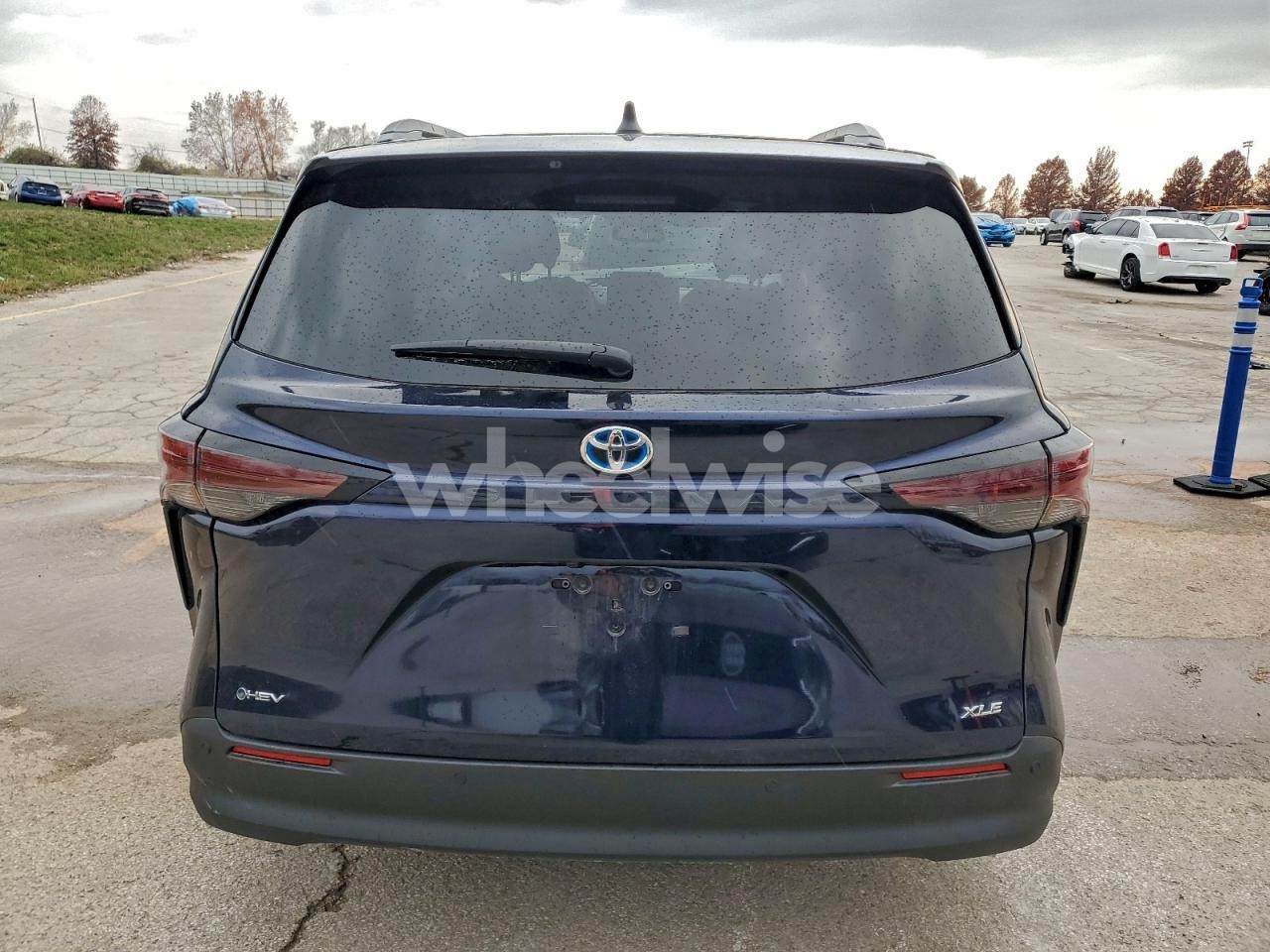Photo 6 of 2025 TOYOTA SIENNA XLE (VIN 5TDYRKEC7SS233848)
