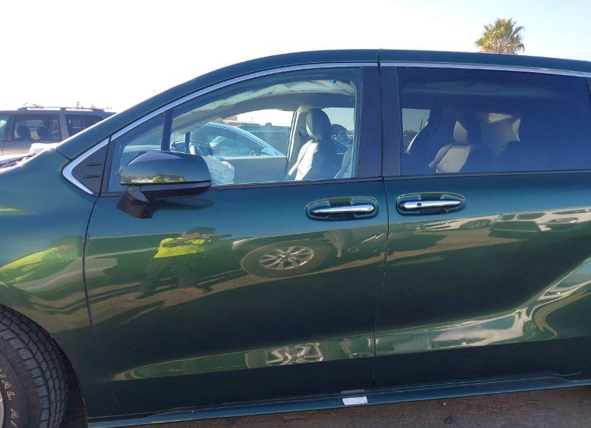 Photo 14 of 2022 Toyota Sienna XLE (VIN 5TDYRKEC8NS099453)