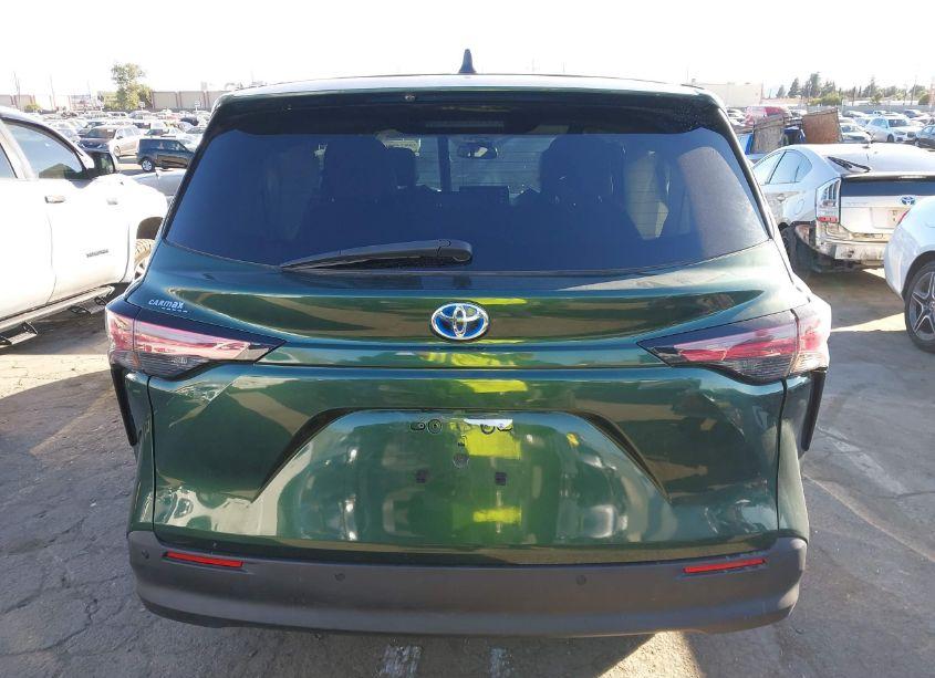 Photo 16 of 2022 Toyota Sienna XLE (VIN 5TDYRKEC8NS099453)