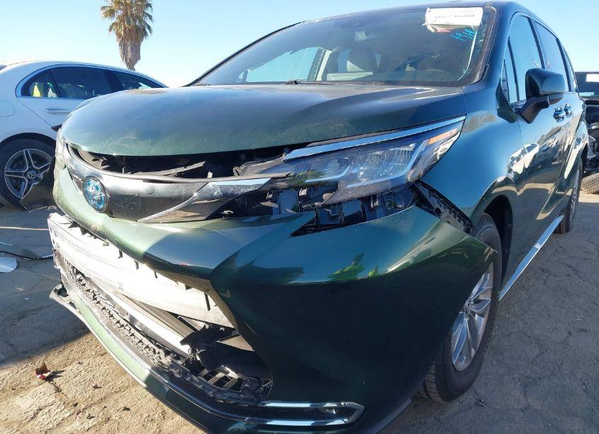 Photo 17 of 2022 Toyota Sienna XLE (VIN 5TDYRKEC8NS099453)
