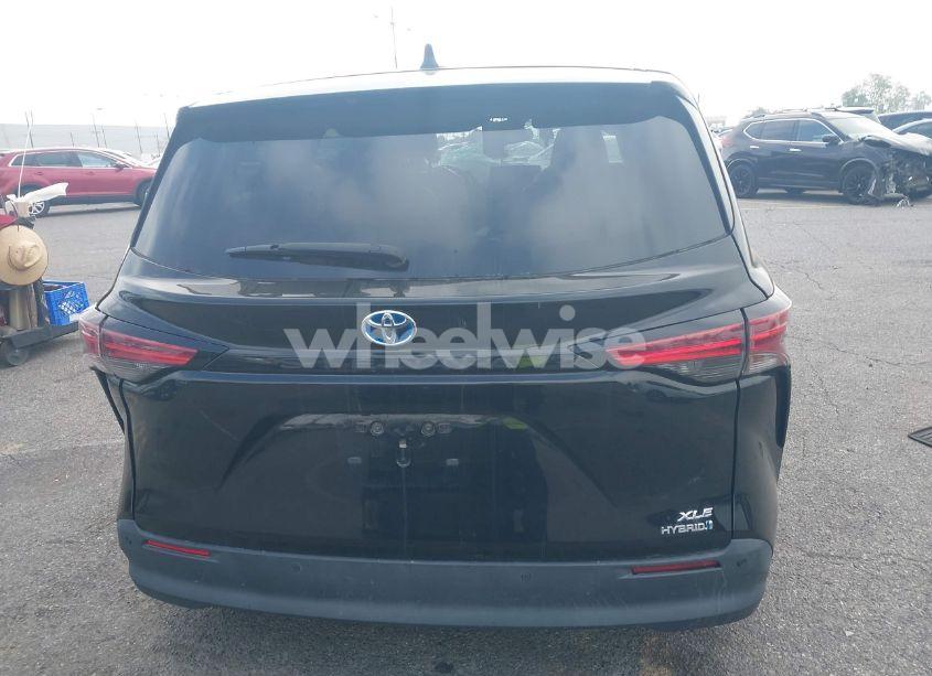 Photo 16 of 2022 Toyota Sienna XLE (VIN 5TDYRKEC8NS123217)