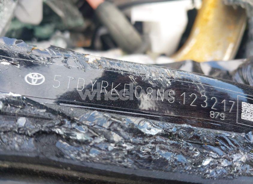 Photo 9 of 2022 Toyota Sienna XLE (VIN 5TDYRKEC8NS123217)