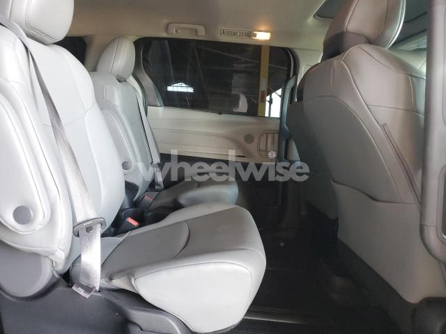 Photo 10 of 2023 TOYOTA SIENNA XLE (VIN 5TDYRKEC8PS173862)