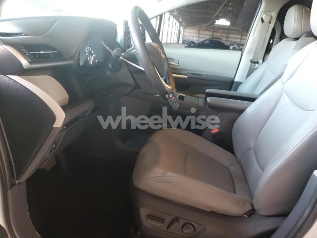 Photo 2 of 2023 TOYOTA SIENNA XLE (VIN 5TDYRKEC8PS173862)