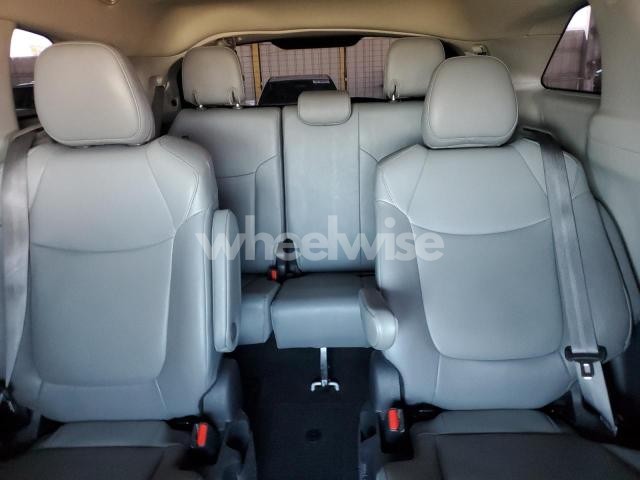 Photo 5 of 2023 TOYOTA SIENNA XLE (VIN 5TDYRKEC8PS173862)
