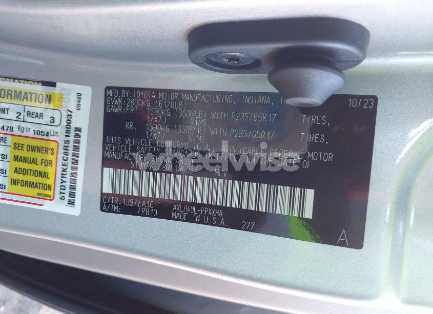 Photo 9 of 2024 Toyota Sienna XLE (VIN 5TDYRKEC8RS180037)