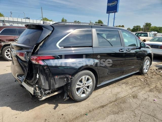 Photo 4 of 2023 TOYOTA SIENNA XSE (VIN 5TDYRKEC8RS185724)