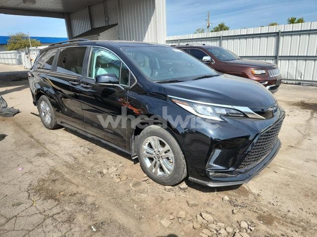 Photo 5 of 2023 TOYOTA SIENNA XSE (VIN 5TDYRKEC8RS185724)