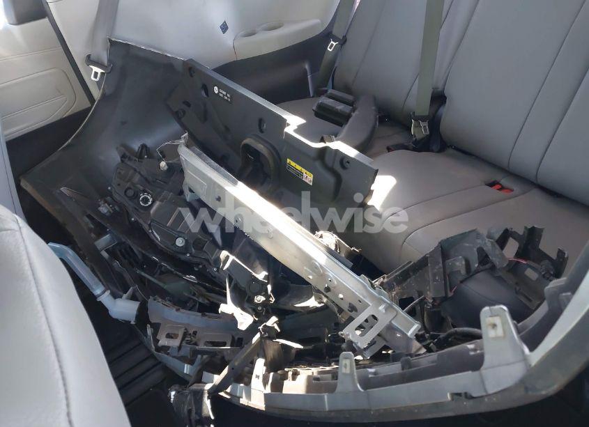 Photo 12 of 2021 Toyota Sienna XLE (VIN 5TDYRKEC9MS023318)