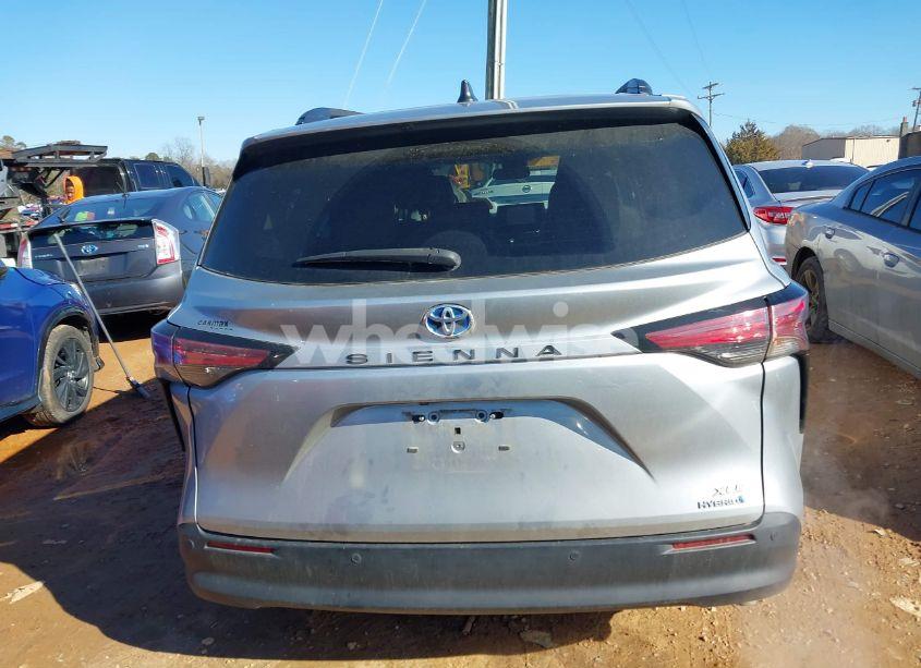 Photo 17 of 2021 Toyota Sienna XLE (VIN 5TDYRKEC9MS023318)