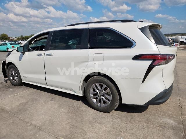 Photo 11 of 2021 TOYOTA SIENNA XLE (VIN 5TDYRKEC9MS039244)
