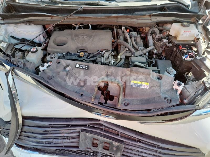 Photo 6 of 2021 TOYOTA SIENNA XLE (VIN 5TDYRKEC9MS039244)