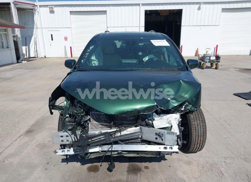 Photo 12 of 2021 Toyota Sienna XLE (VIN 5TDYRKEC9MS062975)