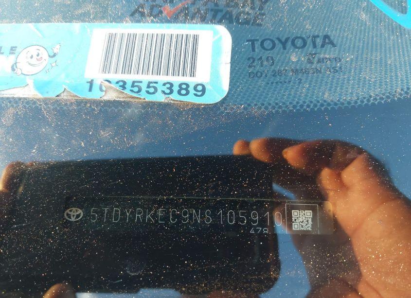 Photo 9 of 2022 Toyota Sienna XLE (VIN 5TDYRKEC9NS105910)