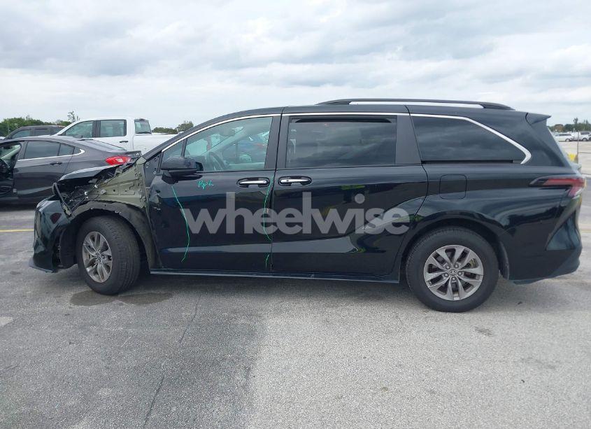 Photo 14 of 2023 Toyota Sienna XLE (VIN 5TDYRKEC9PS162496)