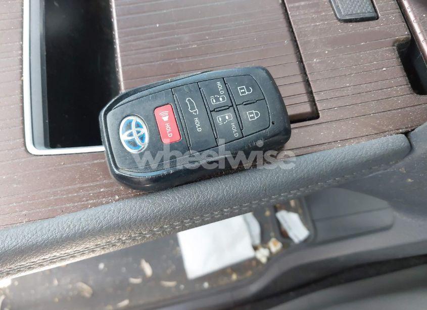 Photo 11 of 2022 Toyota Sienna XLE (VIN 5TDYRKECXNS130556)