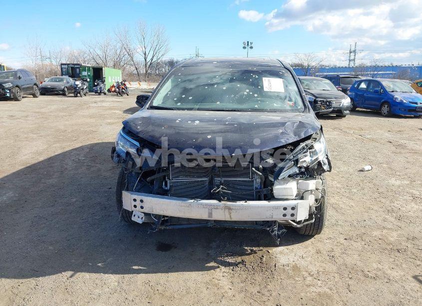 Photo 6 of 2022 Toyota Sienna XLE (VIN 5TDYRKECXNS130556)