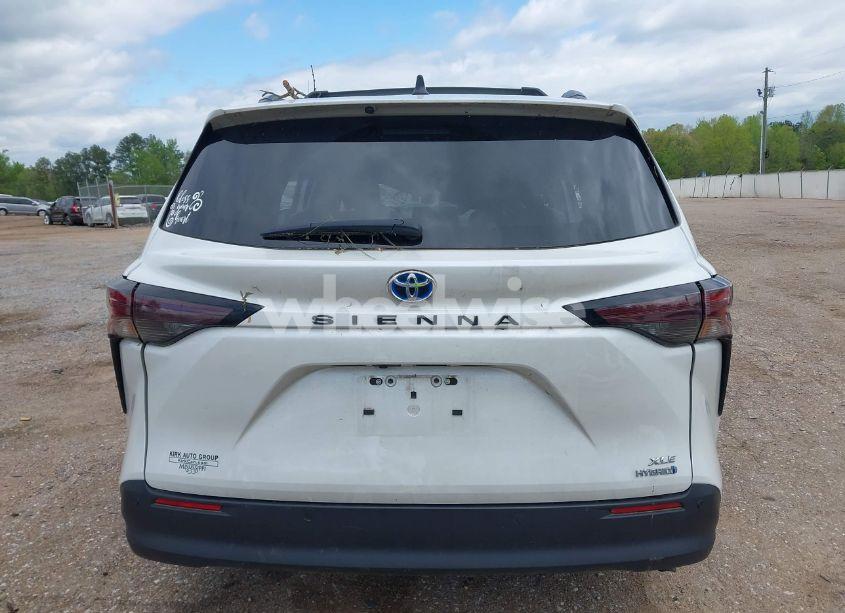 Photo 16 of 2023 Toyota Sienna XLE (VIN 5TDYRKECXPS153791)