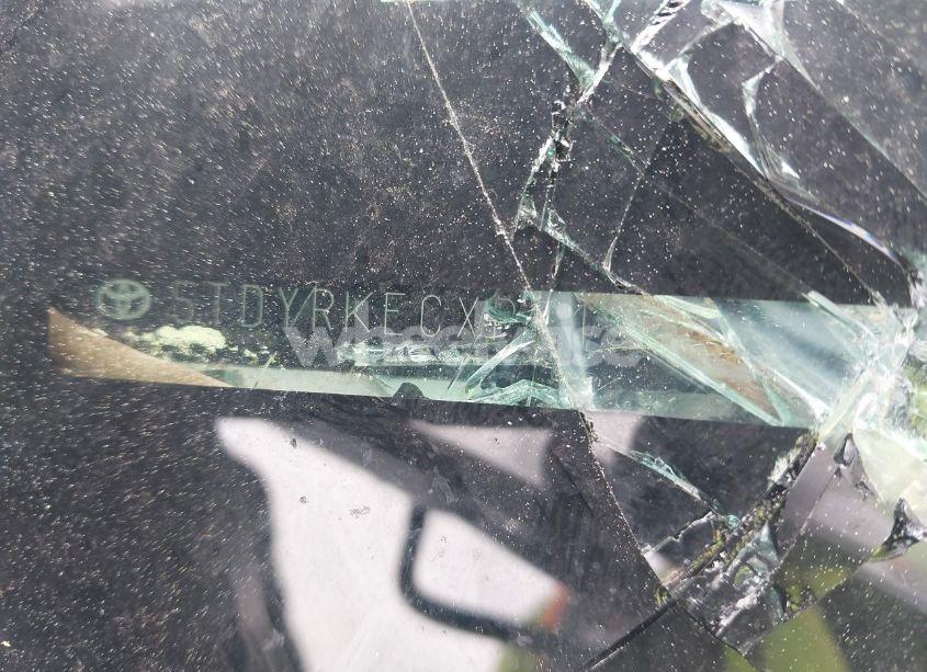 Photo 9 of 2023 Toyota Sienna XLE (VIN 5TDYRKECXPS153791)