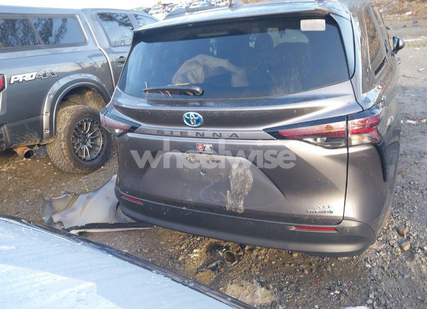 Photo 16 of 2023 Toyota Sienna XLE (VIN 5TDYRKECXPS179002)