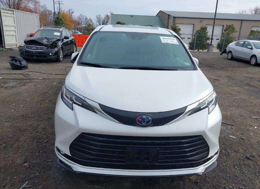 Photo 13 of 2022 Toyota Sienna XLE (VIN 5TDYSKFC0NS049181)