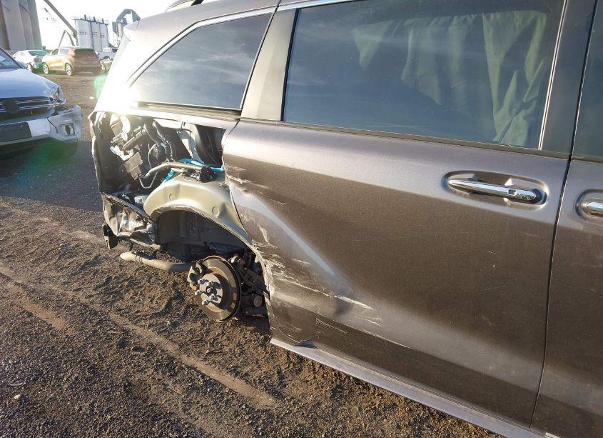 Photo 6 of 2022 Toyota Sienna XLE (VIN 5TDYSKFC2NS059016)