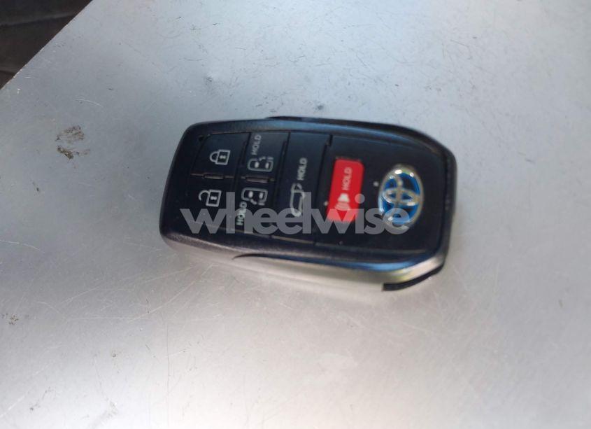 Photo 11 of 2023 Toyota Sienna XLE (VIN 5TDYSKFC4PS076631)