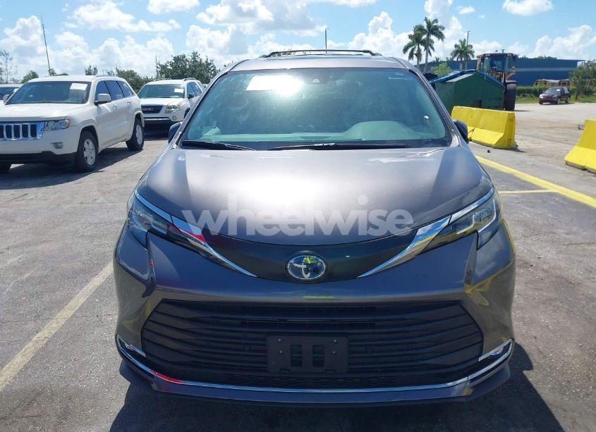 Photo 12 of 2023 Toyota Sienna XLE (VIN 5TDYSKFC4PS076631)