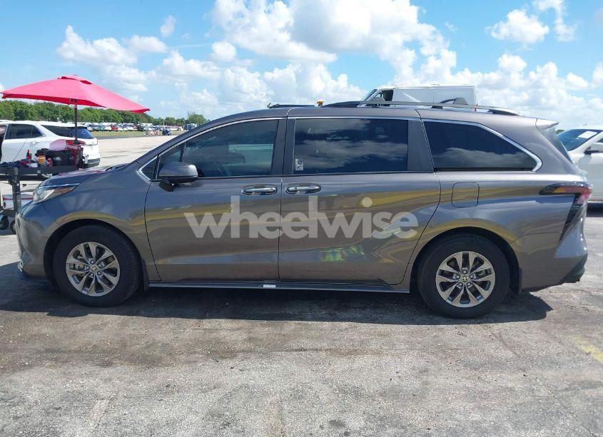 Photo 14 of 2023 Toyota Sienna XLE (VIN 5TDYSKFC4PS076631)