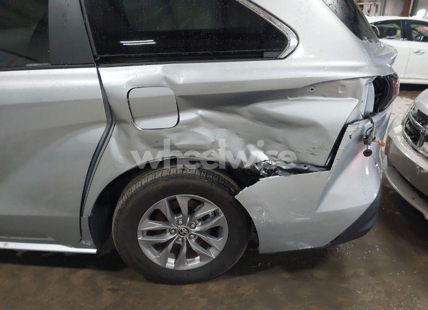 Photo 6 of 2024 Toyota Sienna XLE (VIN 5TDYSKFC5RS135866)