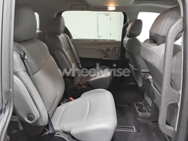 Photo 14 of 2024 TOYOTA SIENNA XLE (VIN 5TDYSKFC7RS114937)