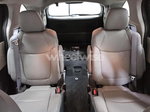 Photo 6 of 2024 TOYOTA SIENNA XLE (VIN 5TDYSKFC7RS114937)