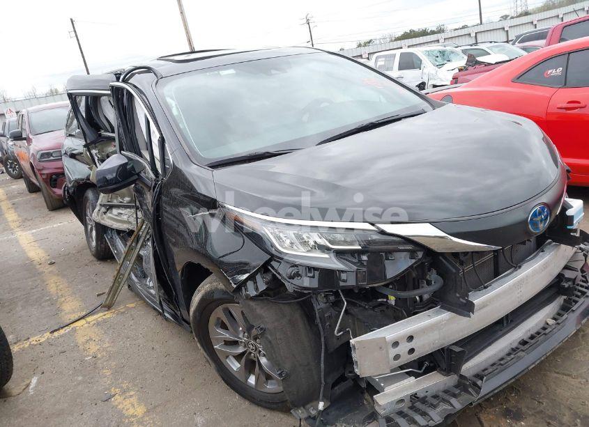 2023 Toyota Sienna XLE (VIN 5TDYSKFC8PS074090) main photo