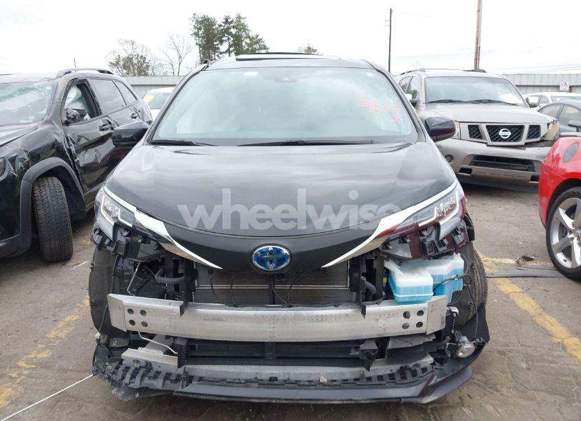 Photo 12 of 2023 Toyota Sienna XLE (VIN 5TDYSKFC8PS074090)