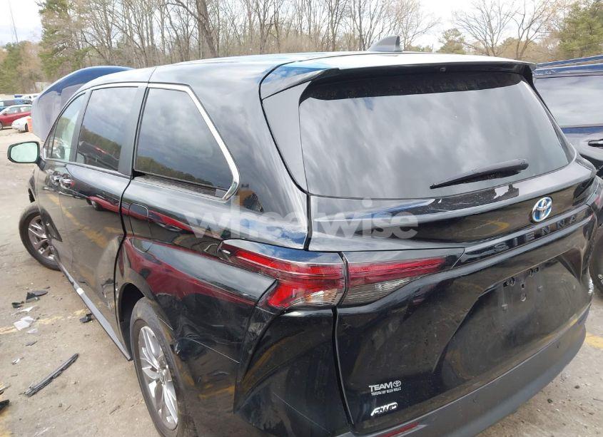 Photo 3 of 2023 Toyota Sienna XLE (VIN 5TDYSKFC8PS074090)