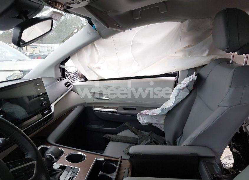 Photo 5 of 2023 Toyota Sienna XLE (VIN 5TDYSKFC8PS074090)