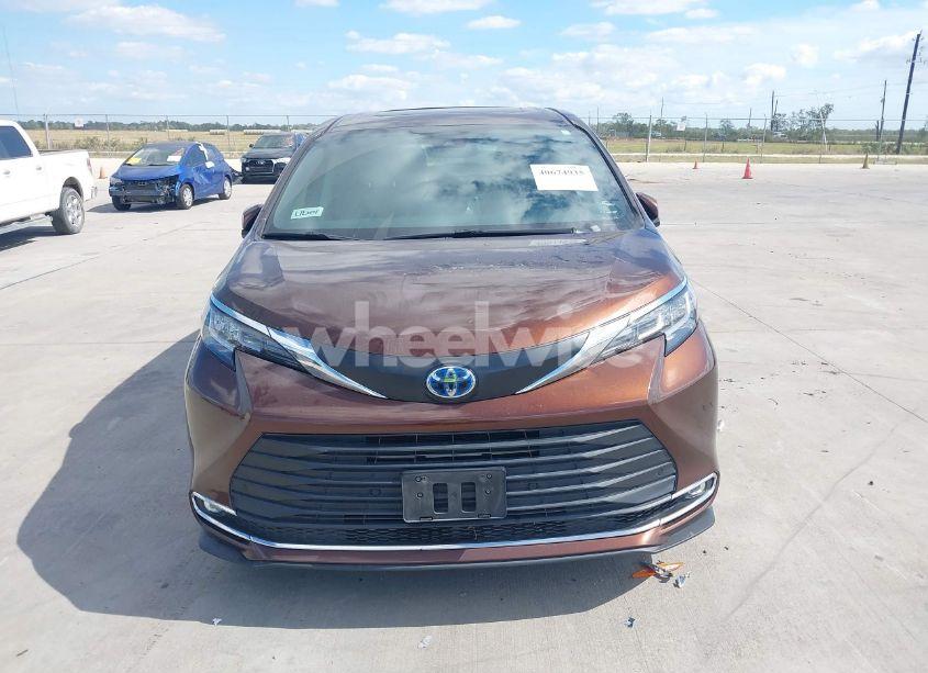 Photo 12 of 2021 Toyota Sienna XLE (VIN 5TDYSKFC9MS008904)