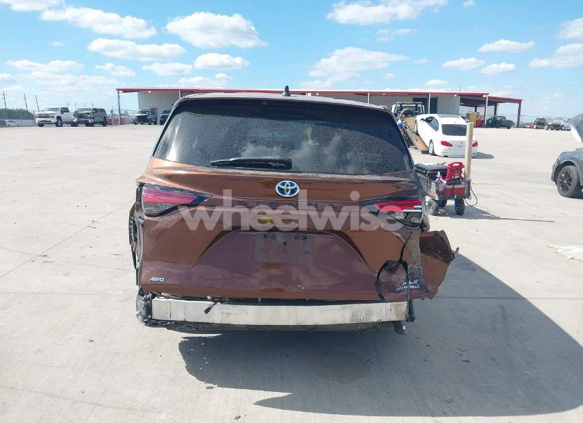 Photo 16 of 2021 Toyota Sienna XLE (VIN 5TDYSKFC9MS008904)