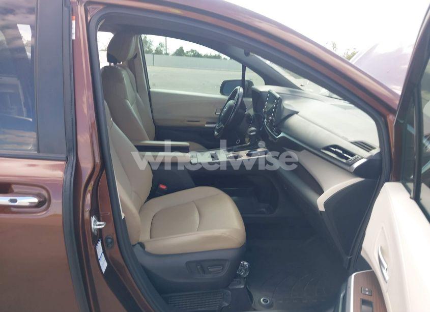 Photo 5 of 2021 Toyota Sienna XLE (VIN 5TDYSKFC9MS008904)