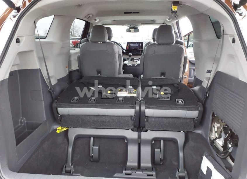 Photo 21 of 2024 Toyota Sienna XLE (VIN 5TDYSKFC9RS120030)